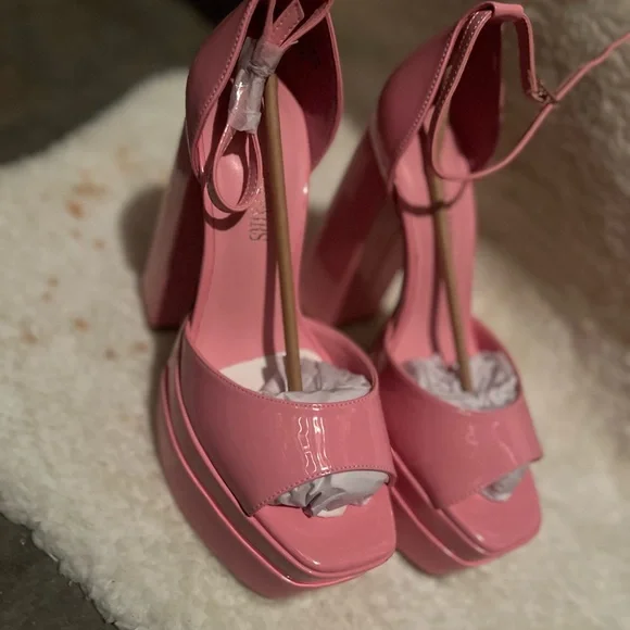 Dream Pairs Blush Pink Block Heels - Picture 3 of 12